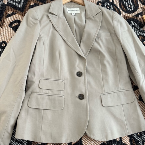 Banana Republic Jackets & Blazers - Banana Republic Suit Tan size 8 Women